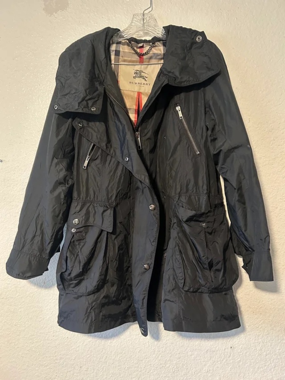 Burberry Black Hooded Spring Packable Jacket with Signature Check Lining size M